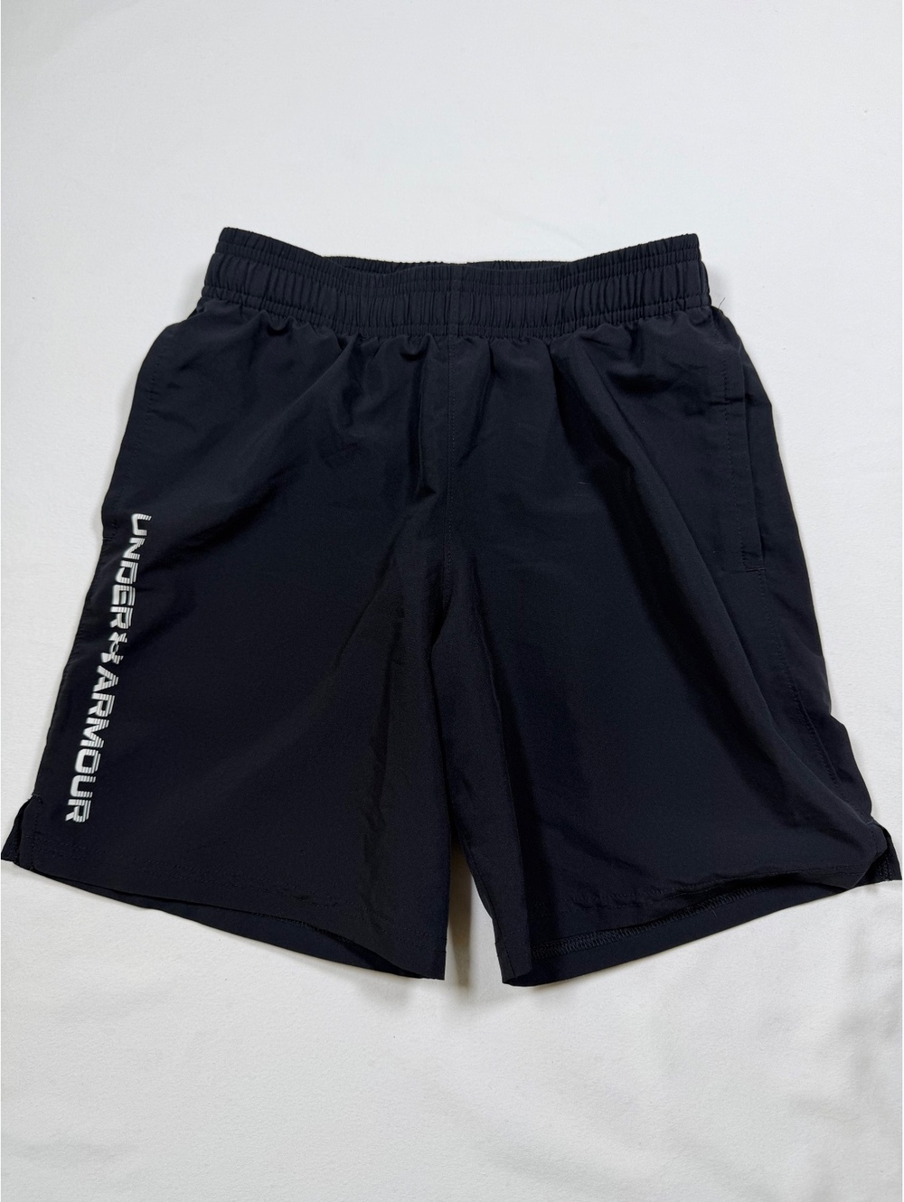 Under Armour boys medium black athletic shorts